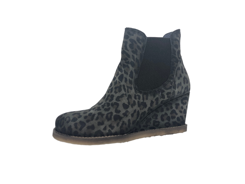 PINTO DI BLU PARADOX Stepping Out NZ