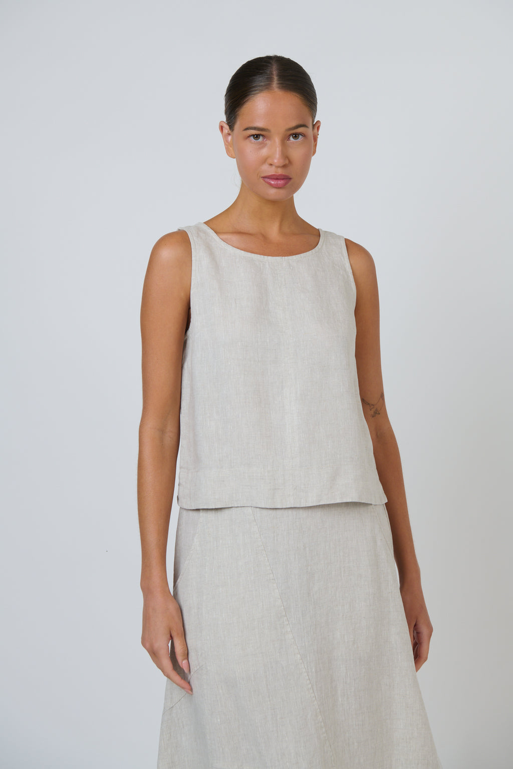 GA716 LINEN SLEEVELESS TOP