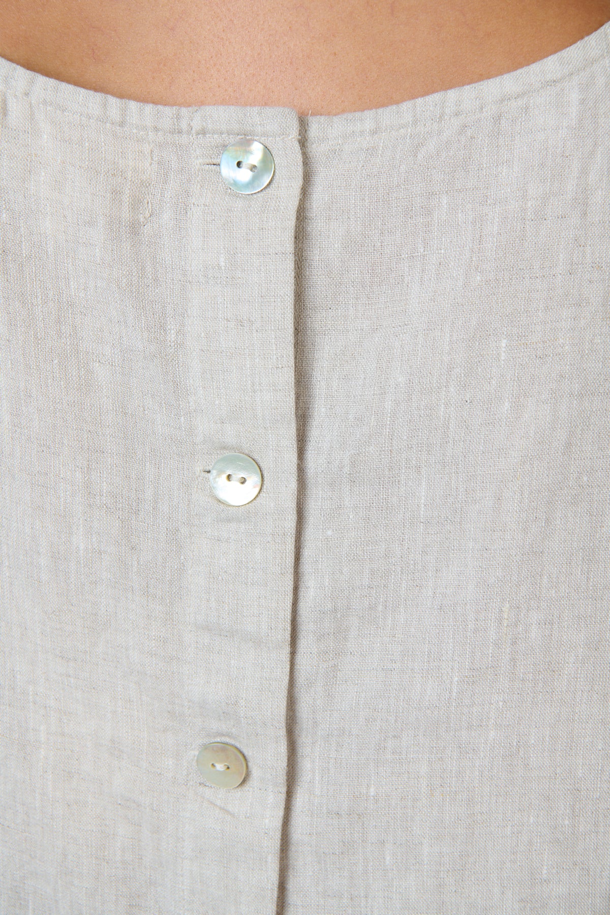 GA716 LINEN SLEEVELESS TOP