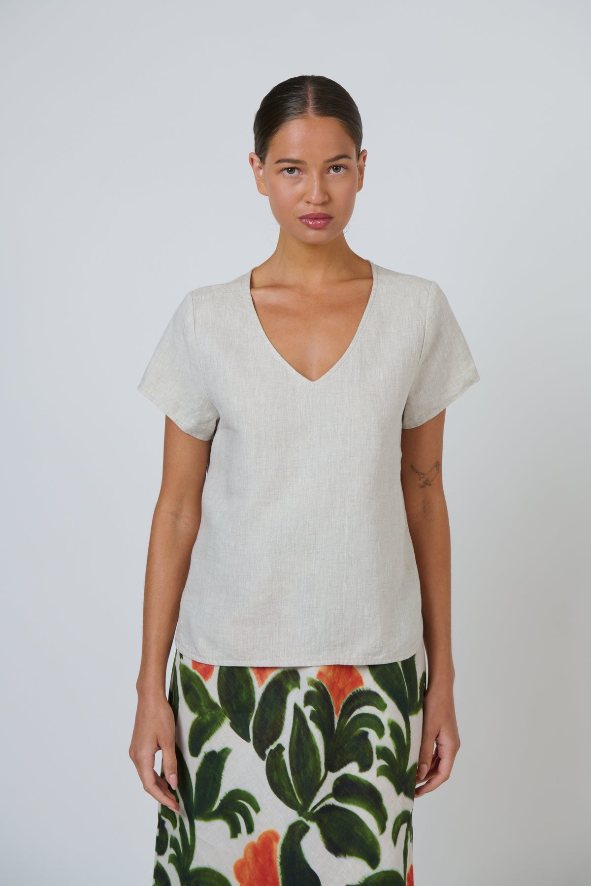GA729 LINEN V NECK TOP