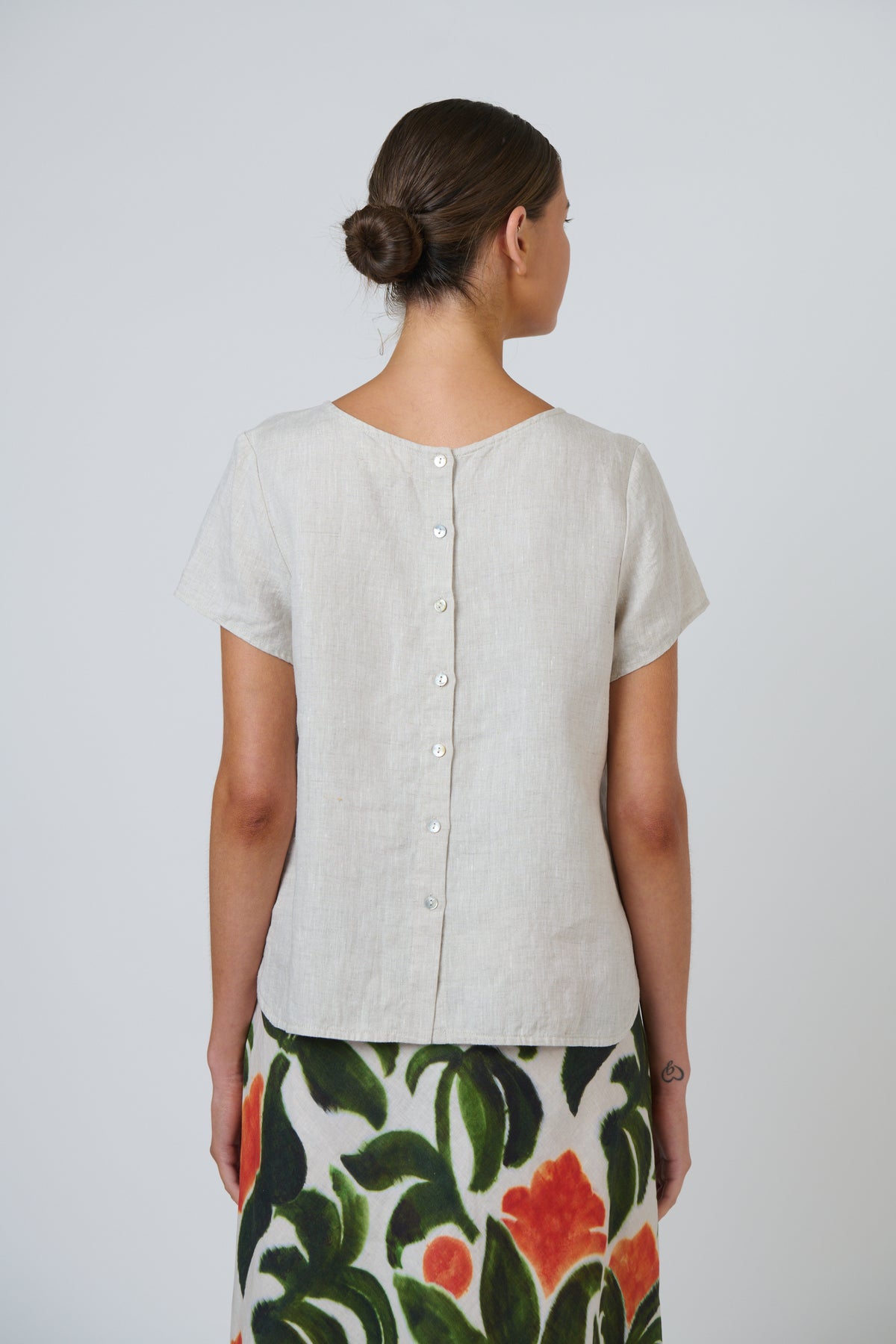GA729 LINEN V NECK TOP