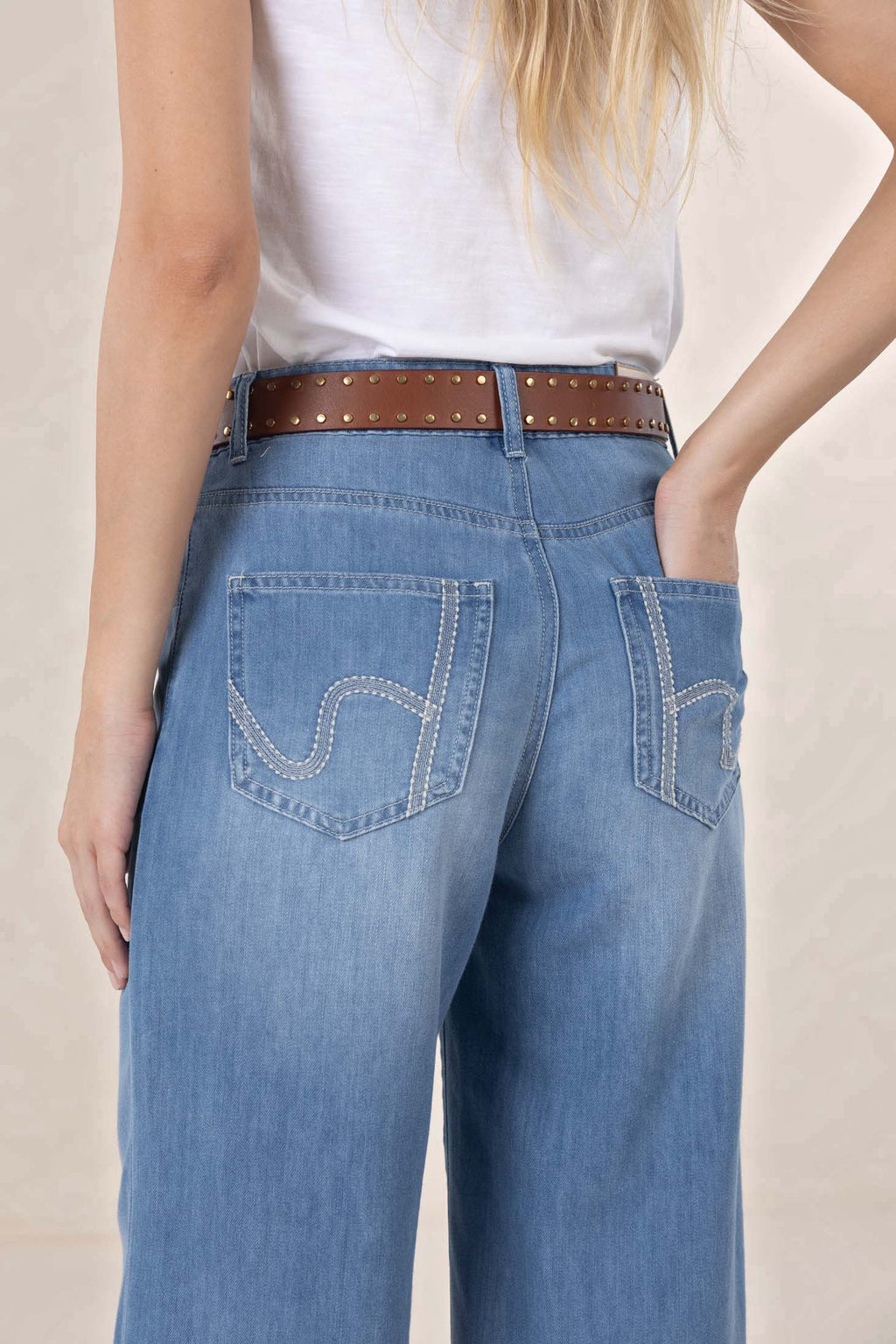 HUMIDITY STUDDED BELT