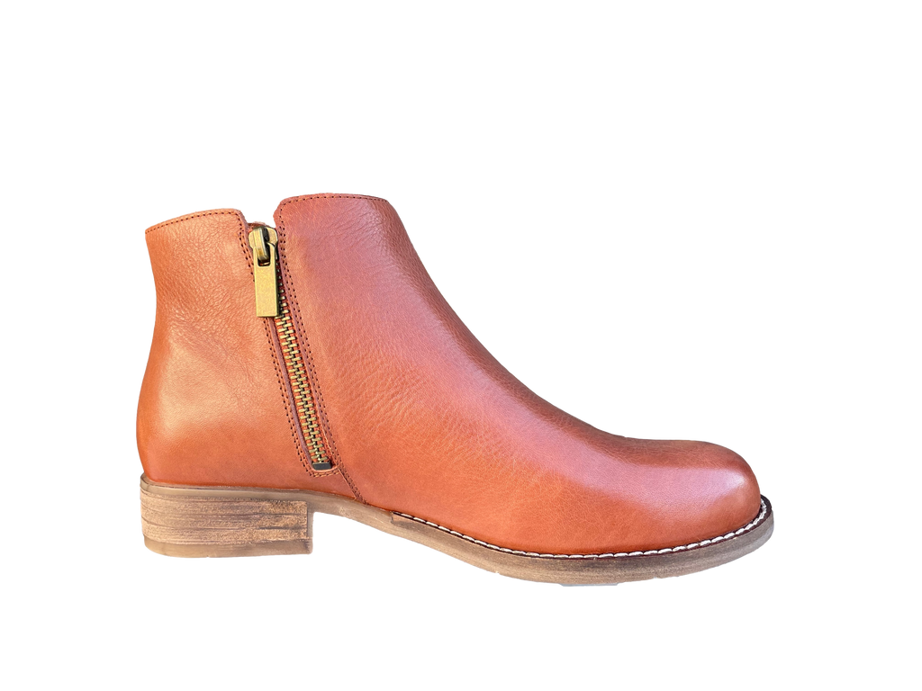 DJANGO & JULIETTE CORRIE