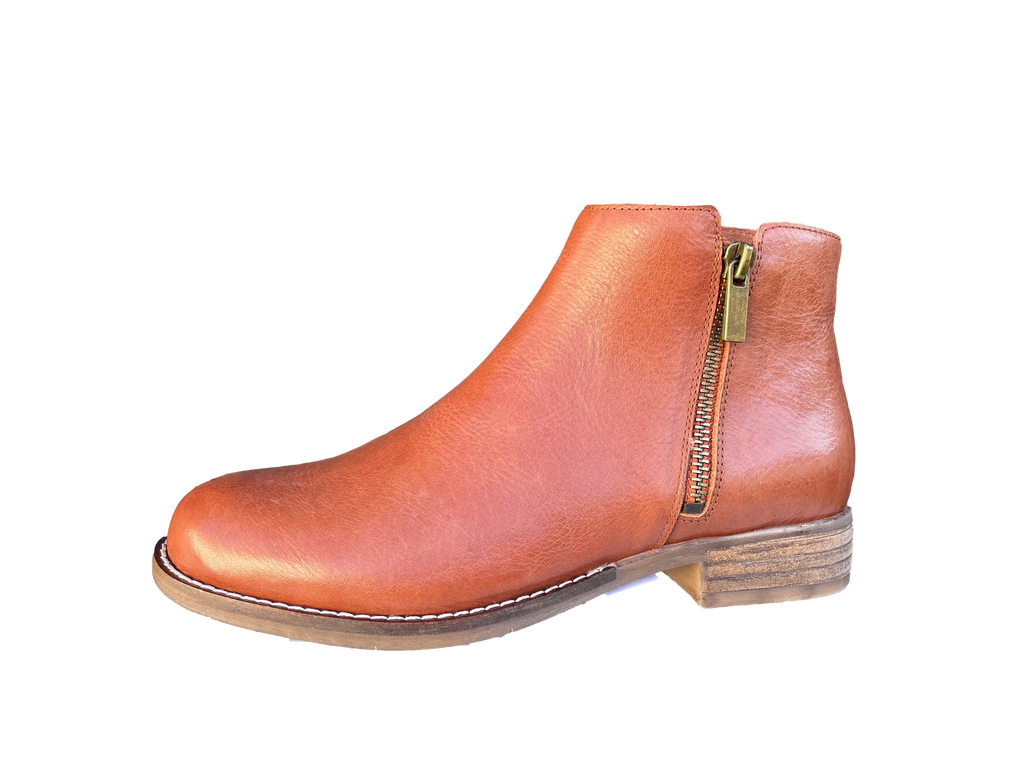 DJANGO & JULIETTE CORRIE