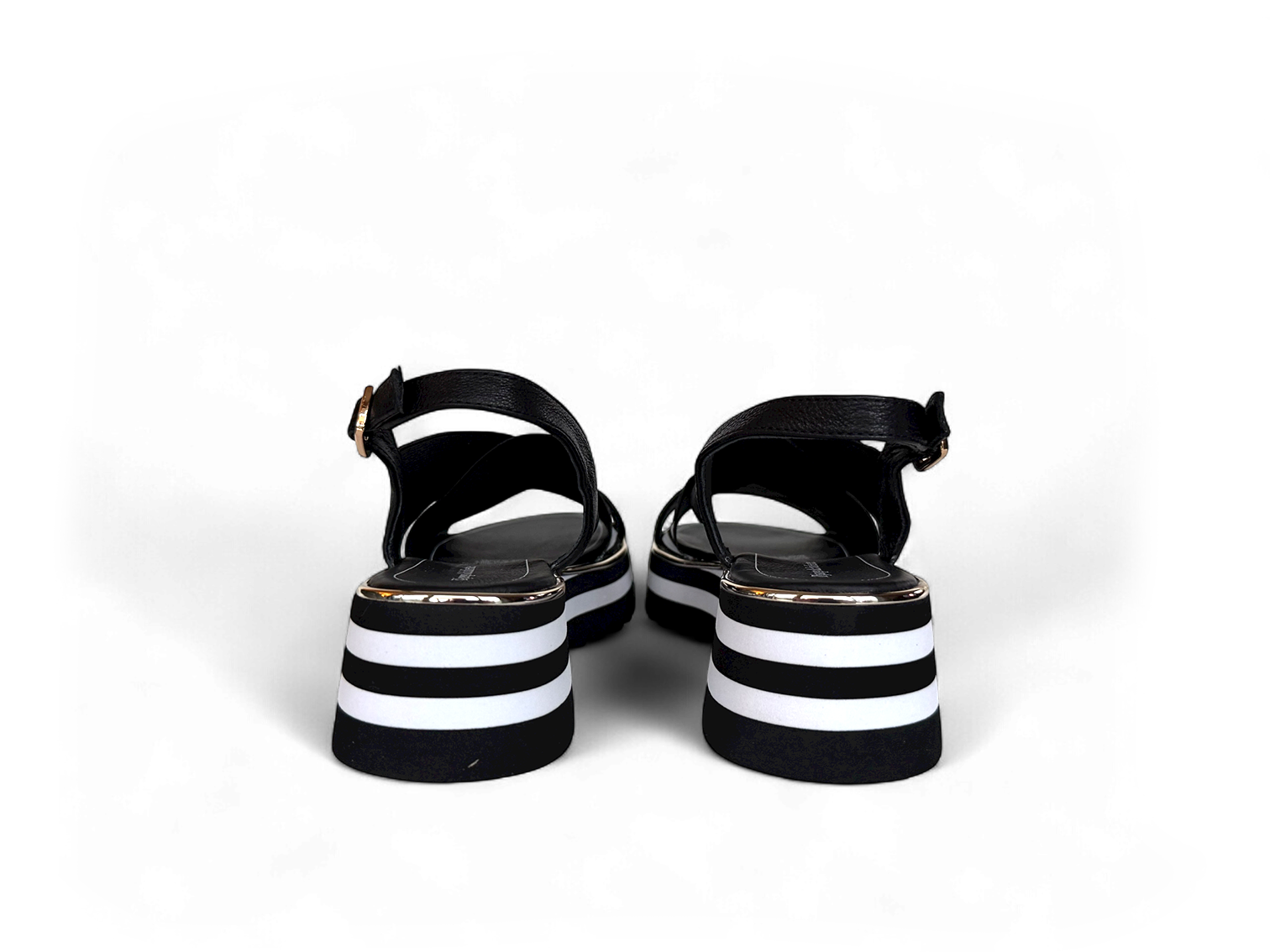 DJANGO & JULIETTE HUNTERS