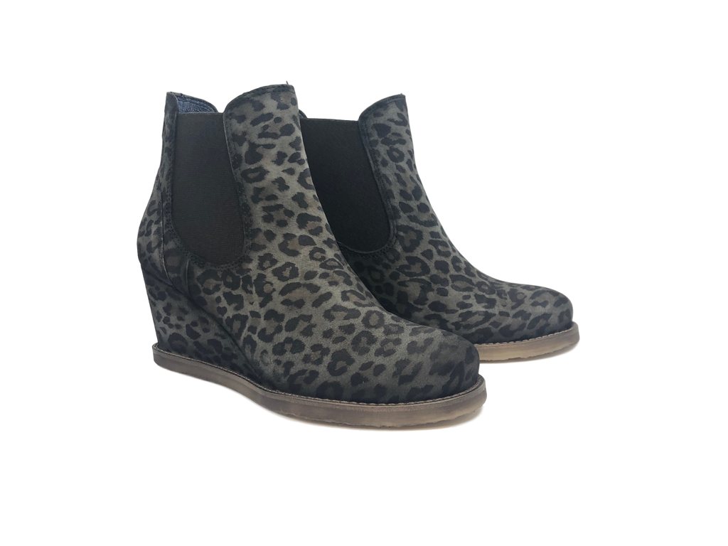 PINTO DI BLU PARADOX Stepping Out NZ